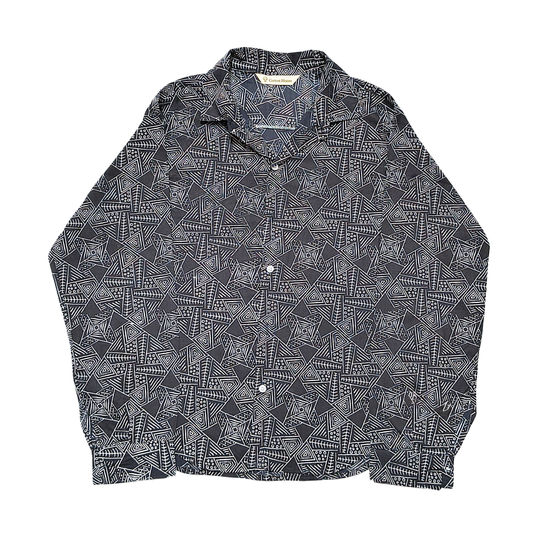Black cotton shirt with white geometric line print, long sleeves, and buttoned cuffs – casual wear.